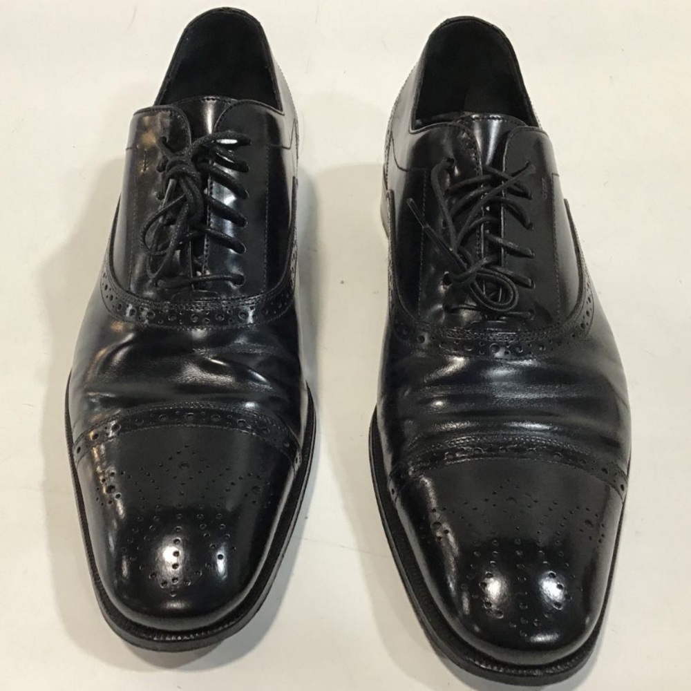 Men’s Salvatore Ferragamo Black Leather Medallion Cap-Toe Dress Shoes Size 8.5